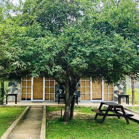Coco Village Hotel Chilaw Exterior foto